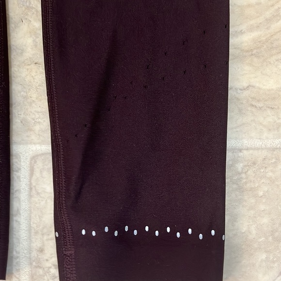 Lululemon dark burgundy tights size 4 - Picture 6 of 12